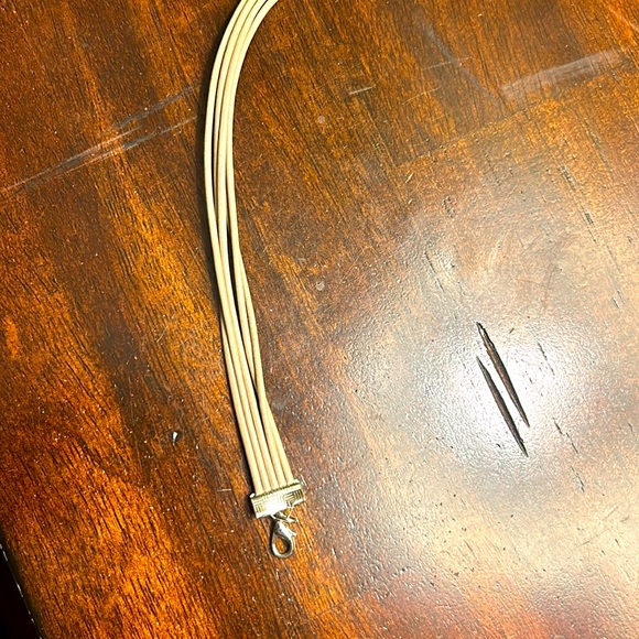 Interchangeable Leather look Choker broach necklace - Picture 6 of 10